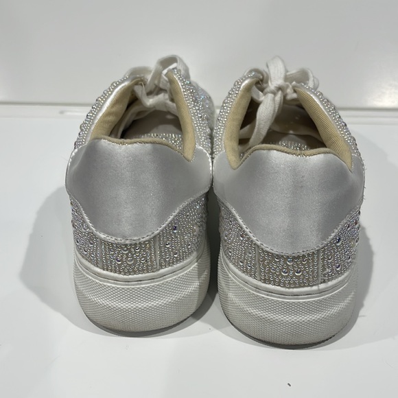 Gorgeous Betsey Johnson Crystal Embellished Sneaker - Size 7.5M - Ivory - Picture 4 of 6